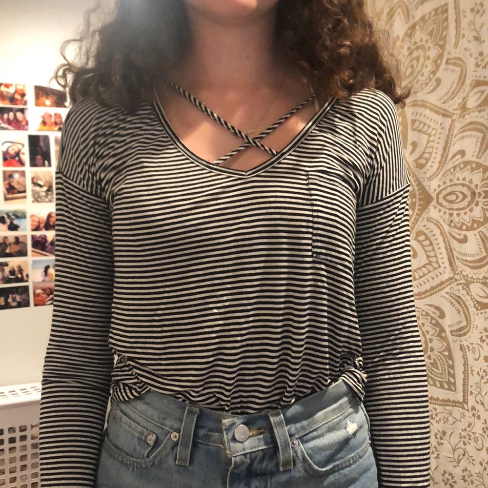 Long sleeve black and white shirt